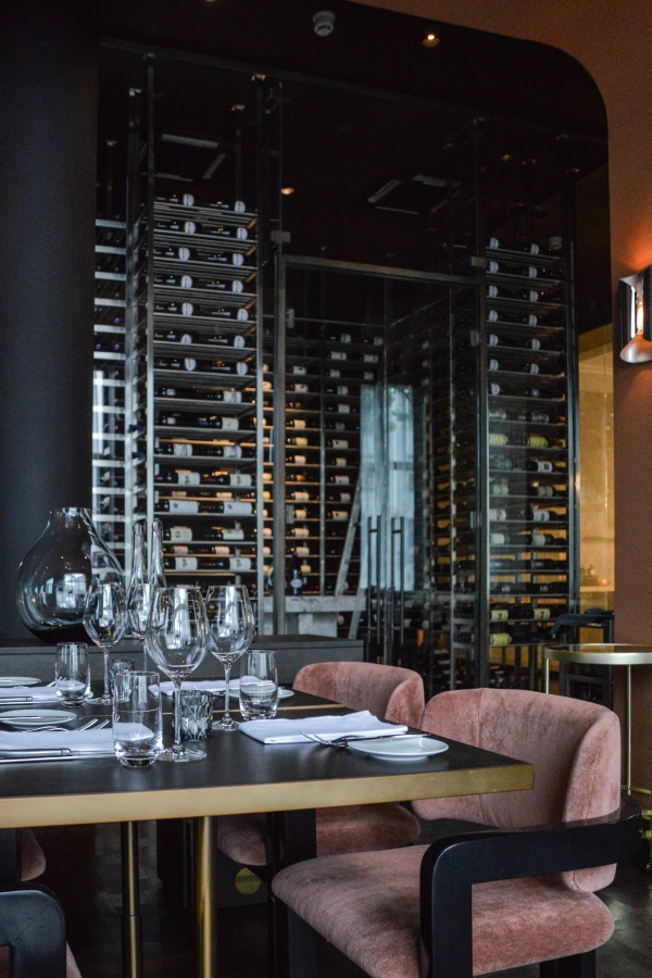 Weinregal Innenausbau Luxusrestaurant