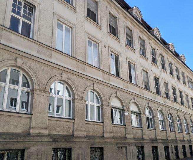Fassade Poliklinik VI LMU München